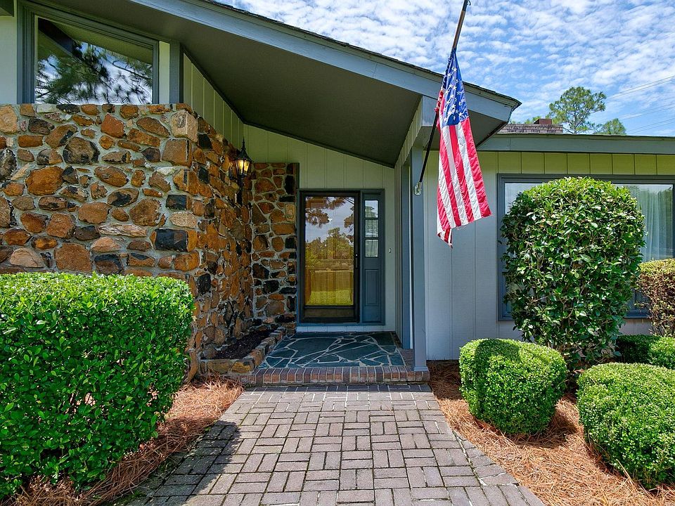 1st image of 1917 Dixon Ln