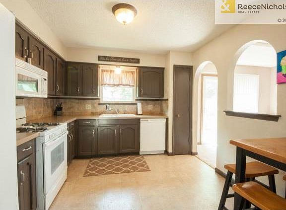 2nd image of 3104 SW Woods Chapel Ct