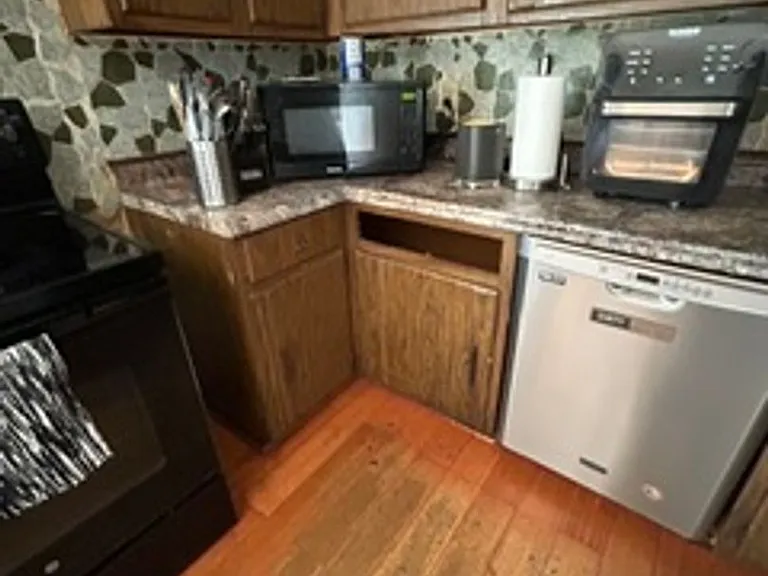 10125 Campus Way S — Photo 13