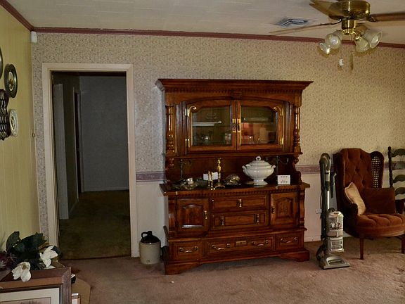 5th image of 212 Genevieve Dr