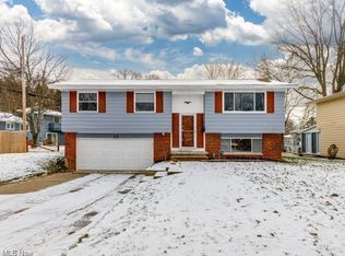 12 Santin Cir, Bedford, OH 44146