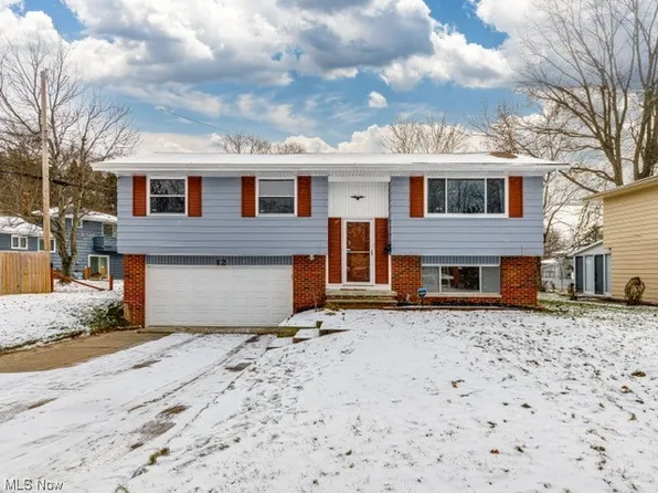 12 Santin Cir, Bedford, OH 44146