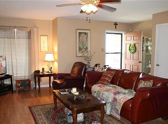 2nd image of 1604 Carrollwood Dr