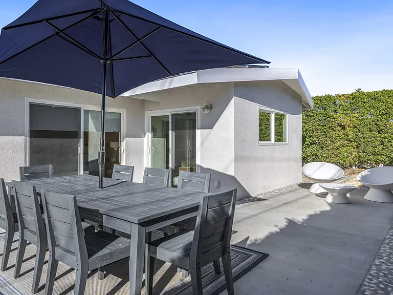 452 N Monterey Rd — Photo 26