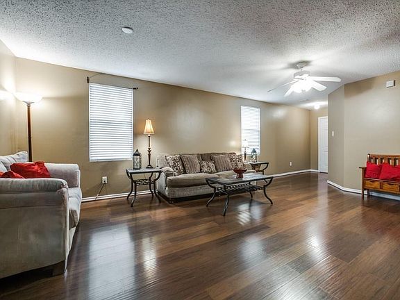 3rd image of 705 Rocky Springs Dr