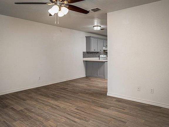 5th image of 1206 N Main St