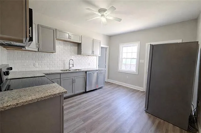 2102 Josephine St — Photo 9