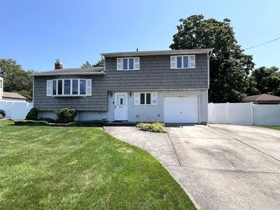 11 Starfire Drive, Centereach, NY, 11720