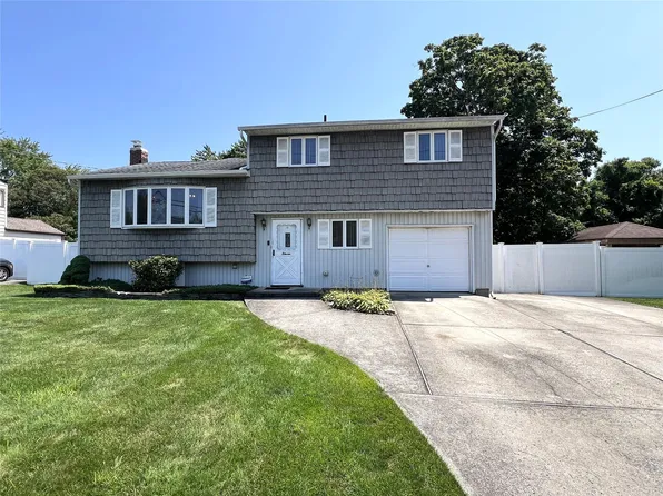 11 Starfire Drive, Centereach, NY 11720