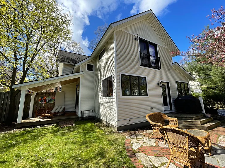 727 Washington St — Photo 35