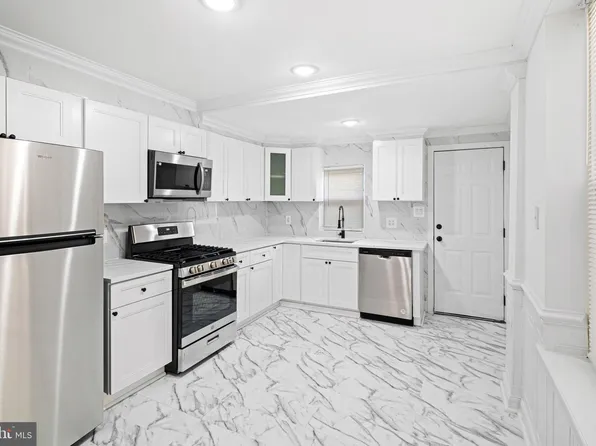 5722 Cambridge St, Philadelphia, PA 19131