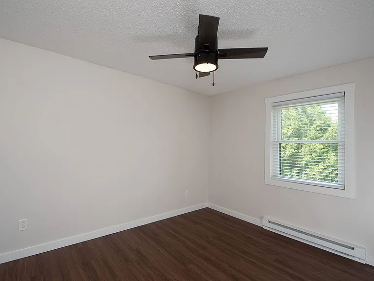6-14 Kirby Rd — Photo 17