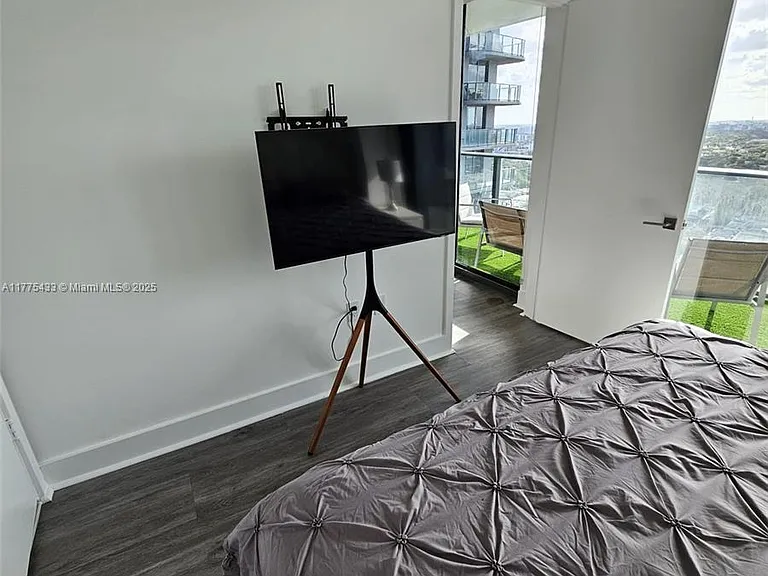 121 NE 34th St #2511 — Photo 17