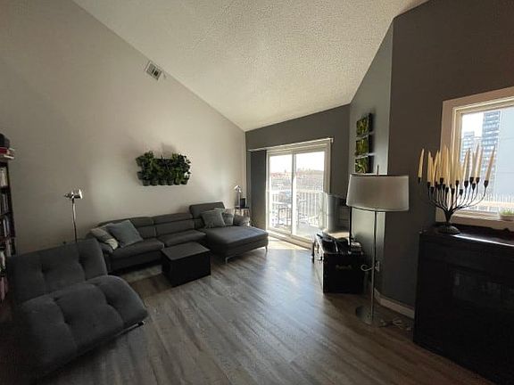 3rd image of 10153 117th St NW #409