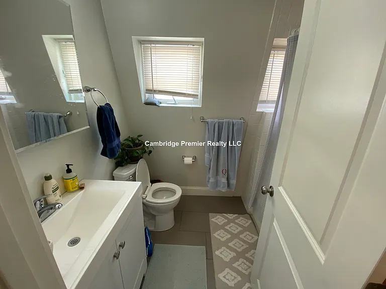 11 Greenville St #2 — Photo 12