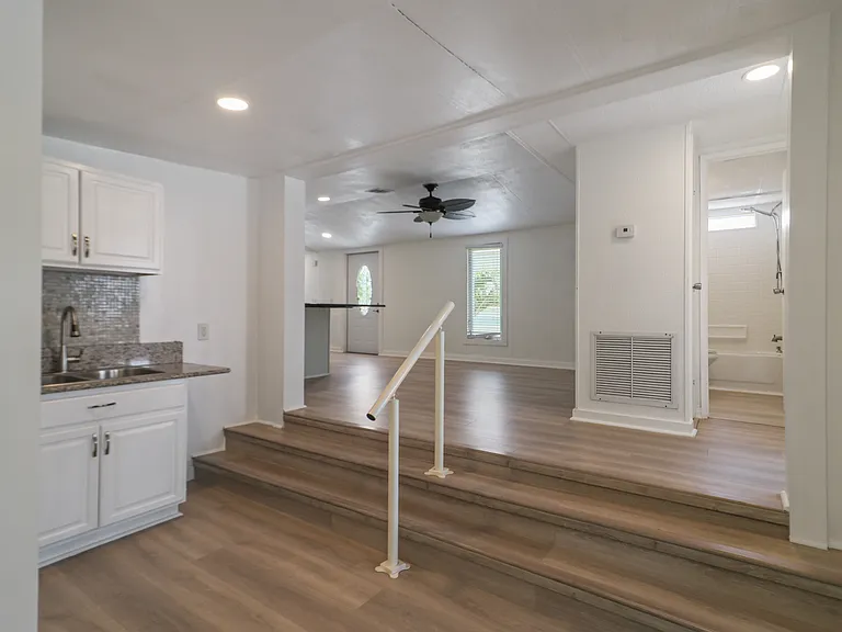 168 Sunset Ln — Photo 4
