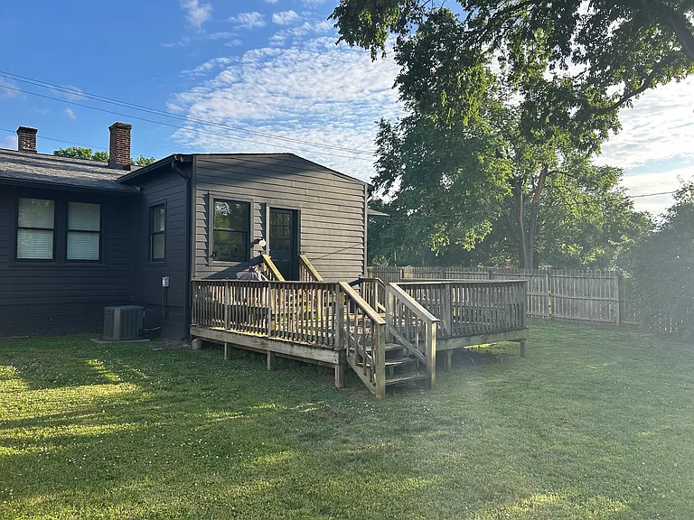 1507 Douglas Ave — Photo 33