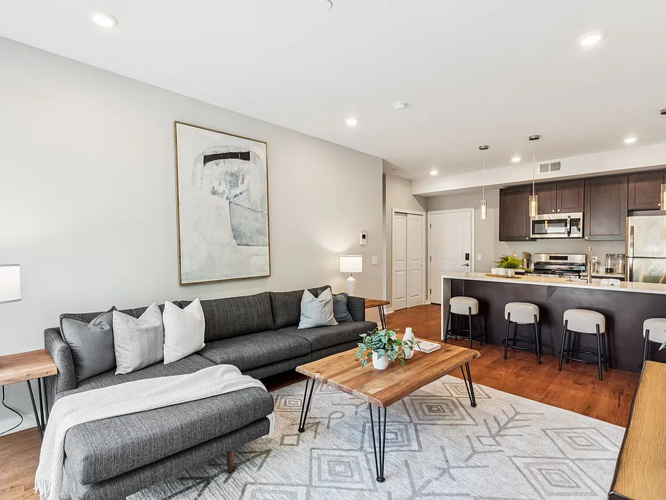 100 Forrest Ave #302