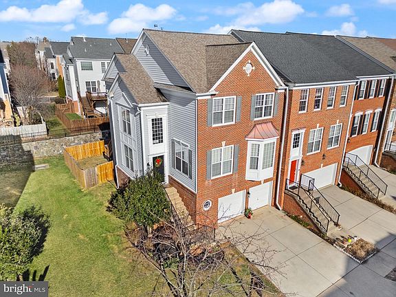 2nd image of 7060 Courtyard Way