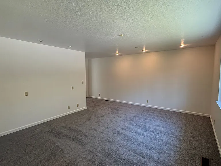 6252 Ridgemont Dr — Photo 7