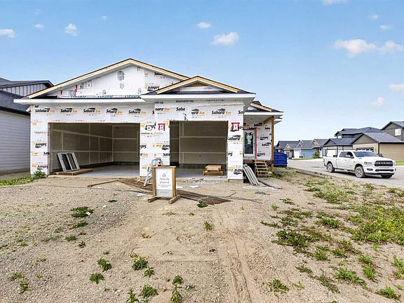 2nd image of 38 S Viceroy Cres
