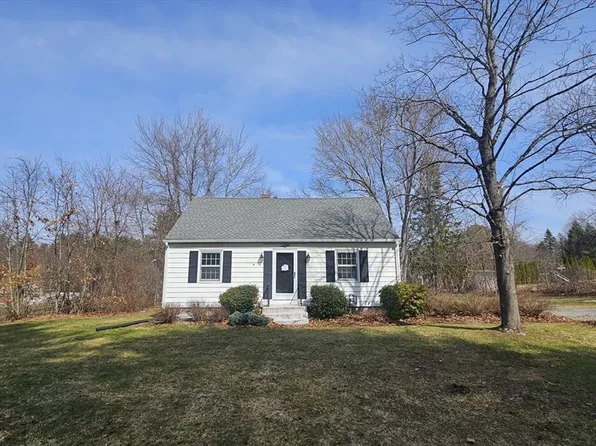 11 Wellfleet Dr, Wilbraham, MA 01095