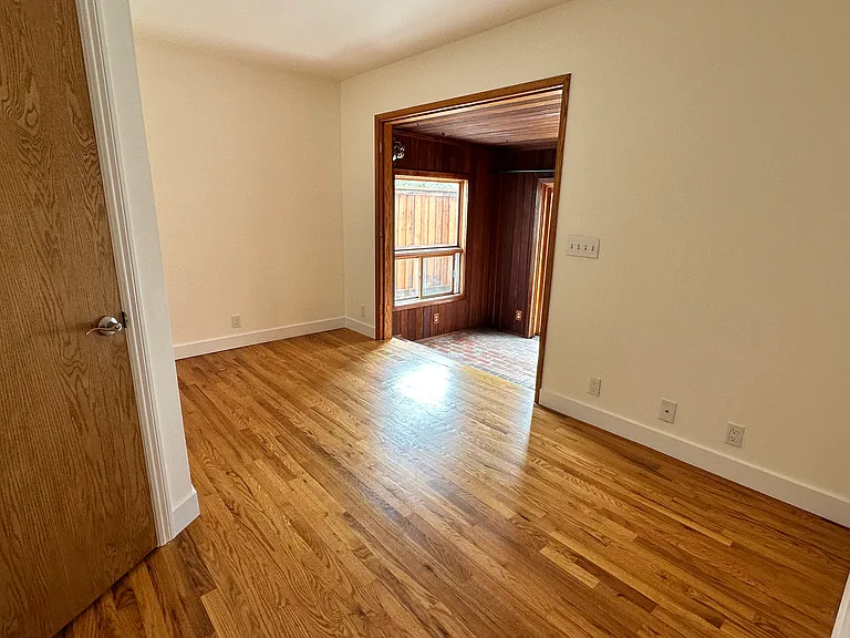 464 Hampstead Way — Photo 7