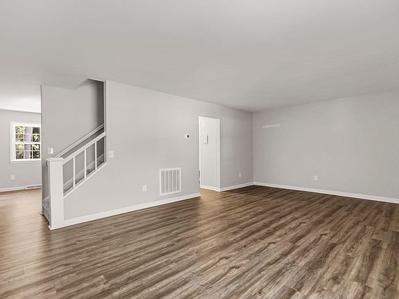 3rd image of 815 Edwards Rd Unit 10