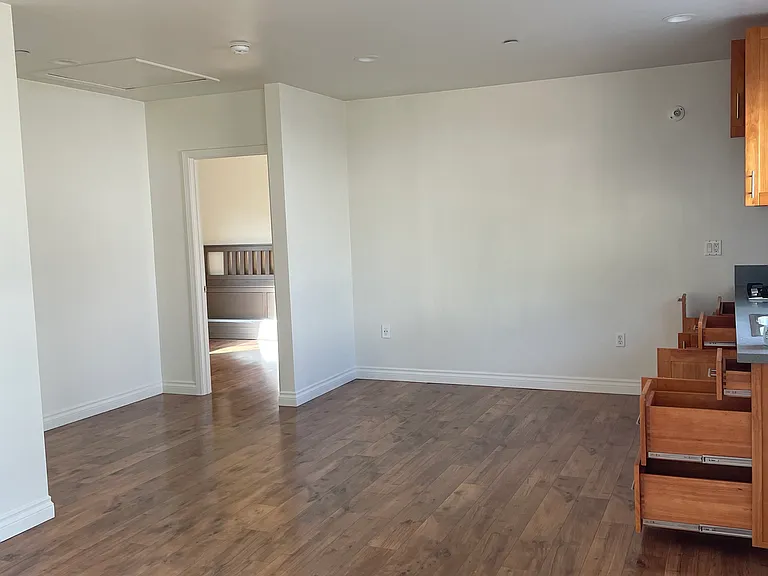 310 El Monte St — Photo 5