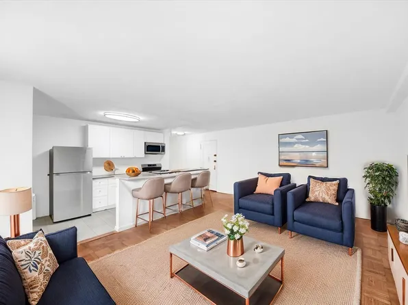 2630 Kingsbridge Terrace image 1 of 27