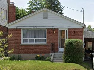 18 Bergen Rd #4, Toronto, ON M1P 1R9
