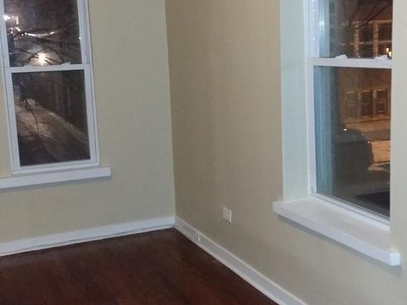 5th image of 6752 N Lakewood Ave #2S