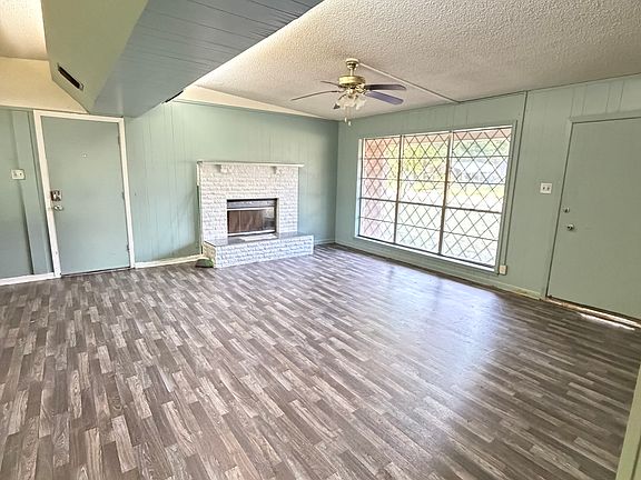 3rd image of 1030 Louise Ln