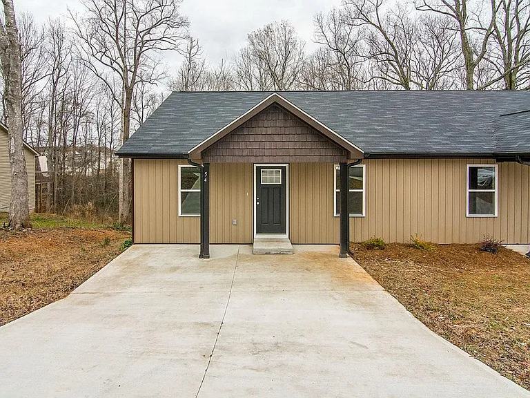 54 Creekside Ln — Photo 2