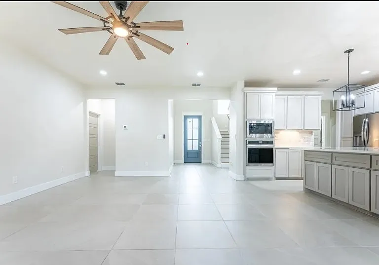 7026 Adcote Dr — Photo 3