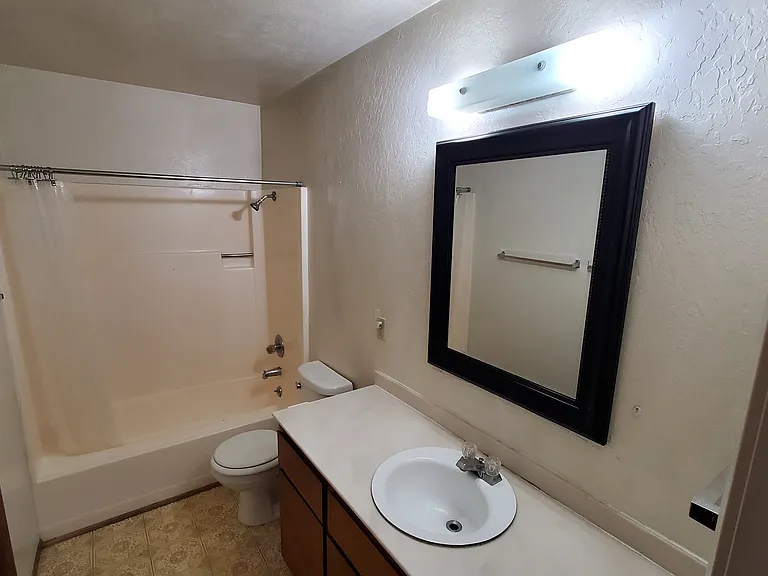 202 Blackburn St #B — Photo 4
