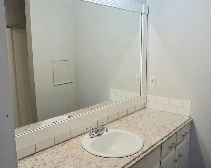 9027 N Rockwell Dr — Photo 30