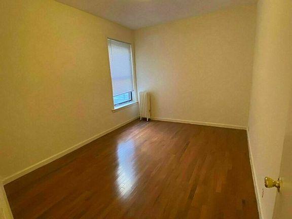 3rd image of 2006 Benson Ave #1F