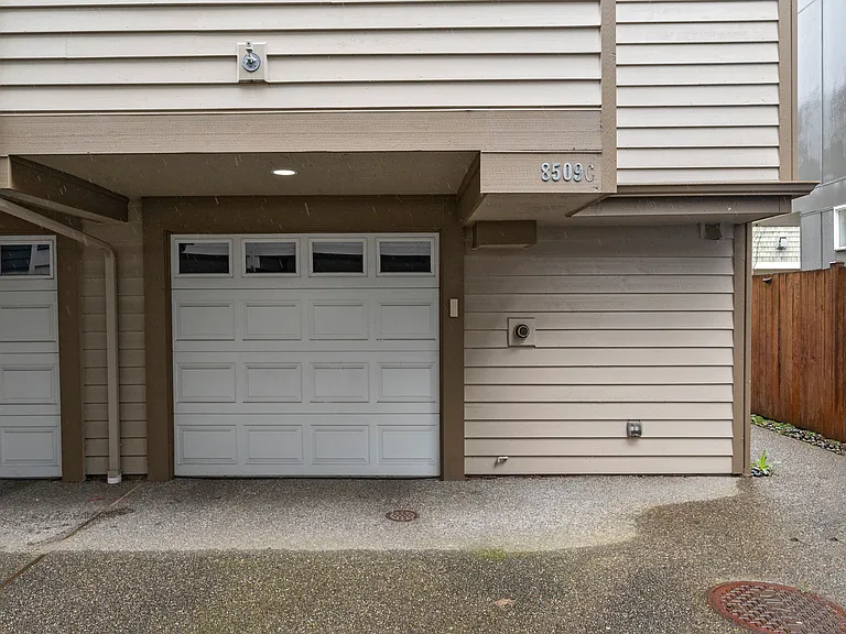 8509 Midvale Ave N #C — Photo 2