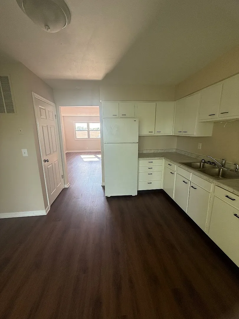 19 Lakeshore Drive Apt 10 - 29-6 — Photo 2