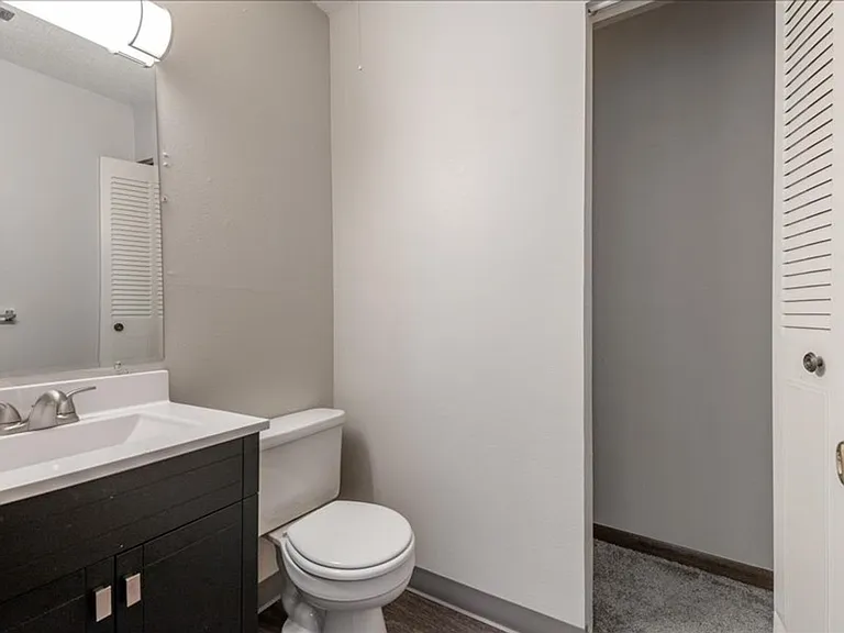 Lantern Square Apartments Spacious 1, 2 & 3 Bedrooms — Photo 35