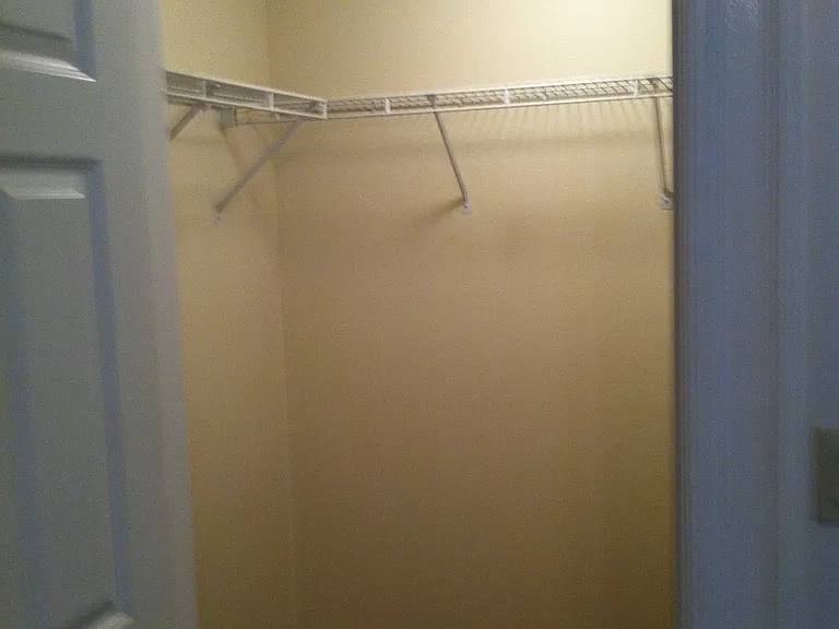 Hallock St — Photo 11