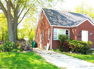 24821 Flower Ave, Eastpointe, MI 48021