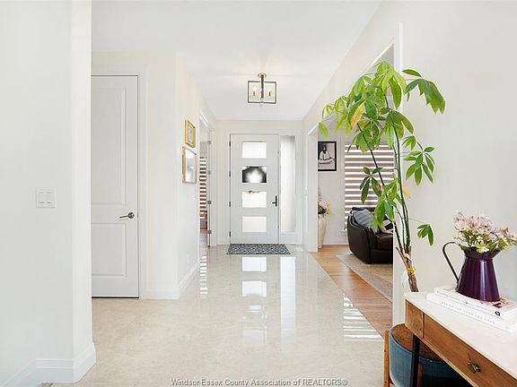 5th image of 6036 Silver Maple Rd