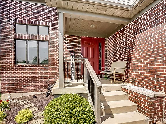 4th image of 925 Oak Hill Ct