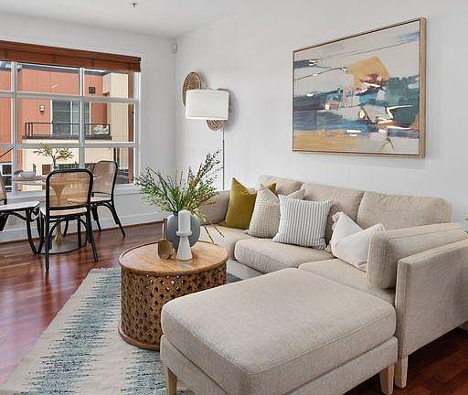 5th image of 410 NE 70th St APT 604