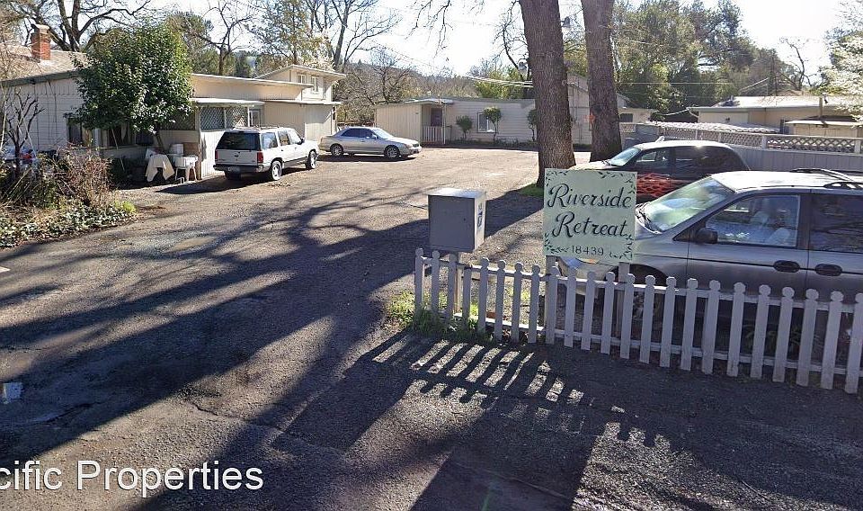 2nd image of 18439 Riverside Dr APT 5