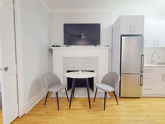 5th image of 223 W 70th St #2F