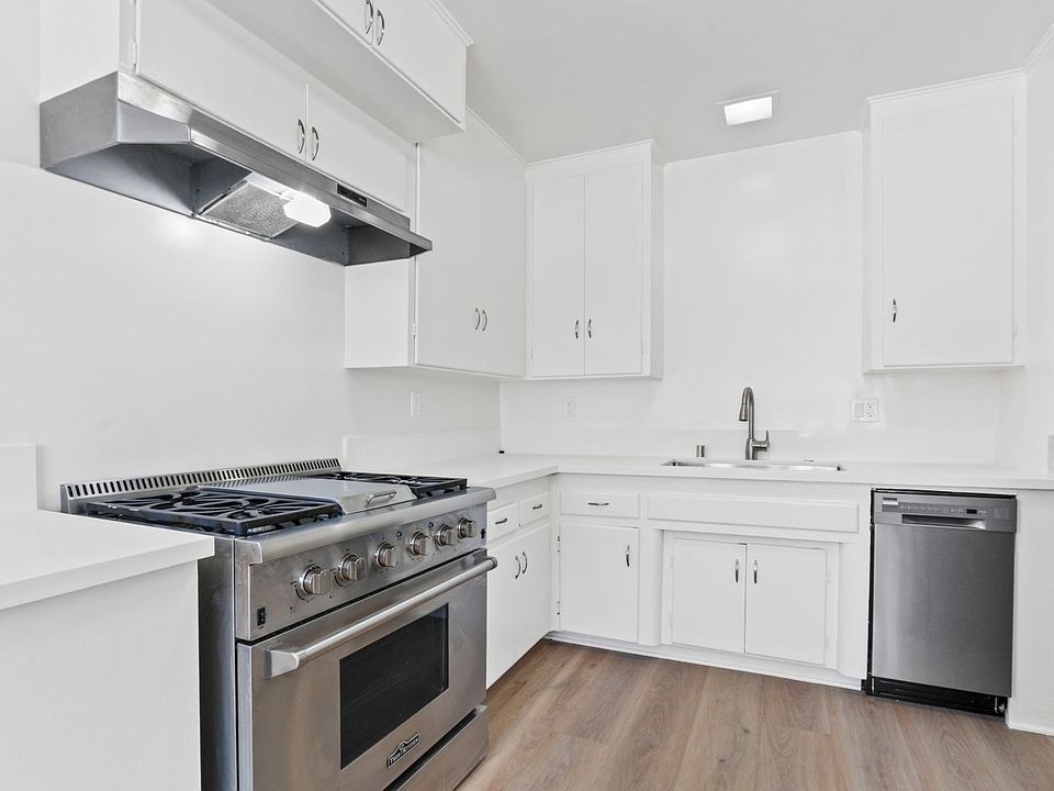 1st image of 1121 California Ave APT 7