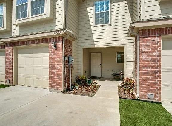 2nd image of 3929 Vista Mar Dr